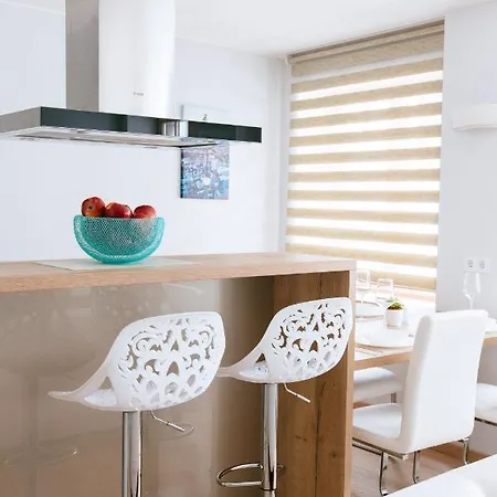 아파트 New Exclusive 2 Bedroom In Oldriga